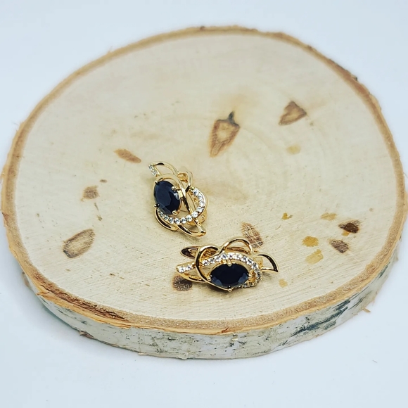 Zirconia Gold Plated earrings - Picture 3 of 4